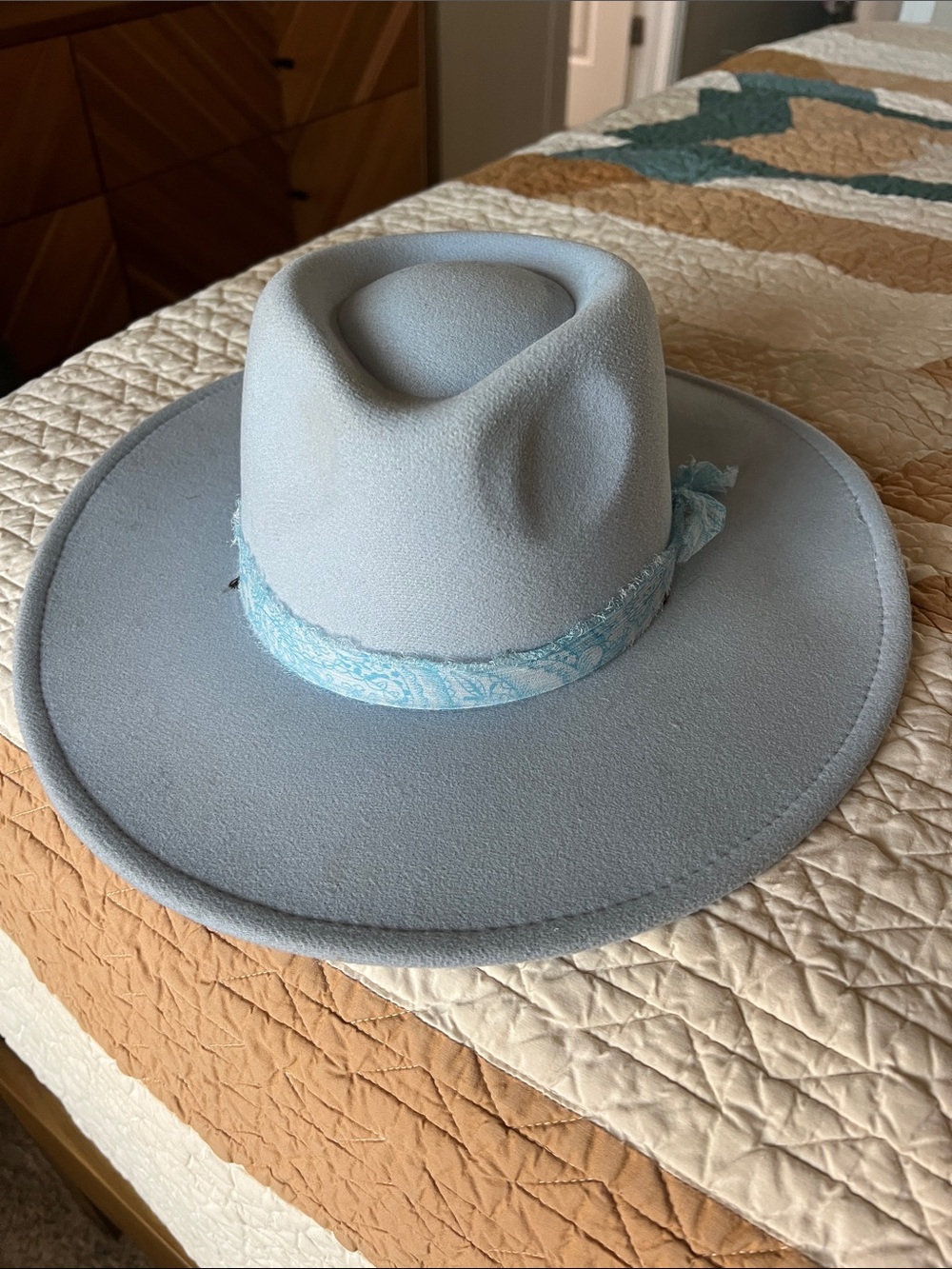 Light blue felt flat hat western